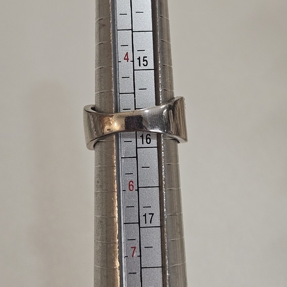 925 Sterling Silver Pave Diamonds Heart Buckle Band Ring Size 5 - Picture 7 of 7